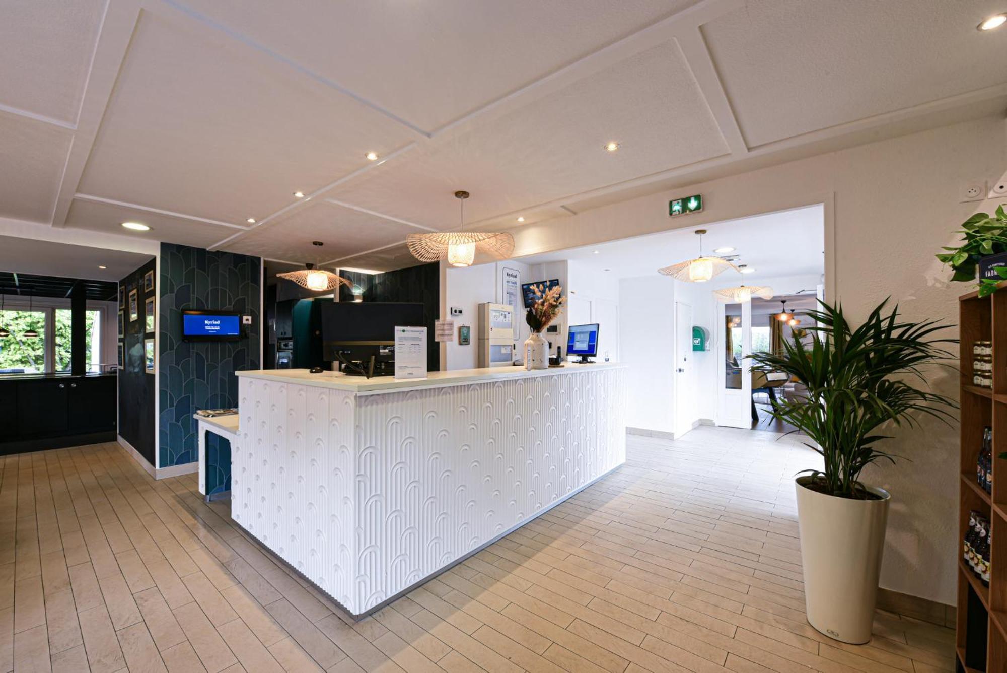 Kyriad Villeneuve Saint Georges - Hotel Renove Exterior photo