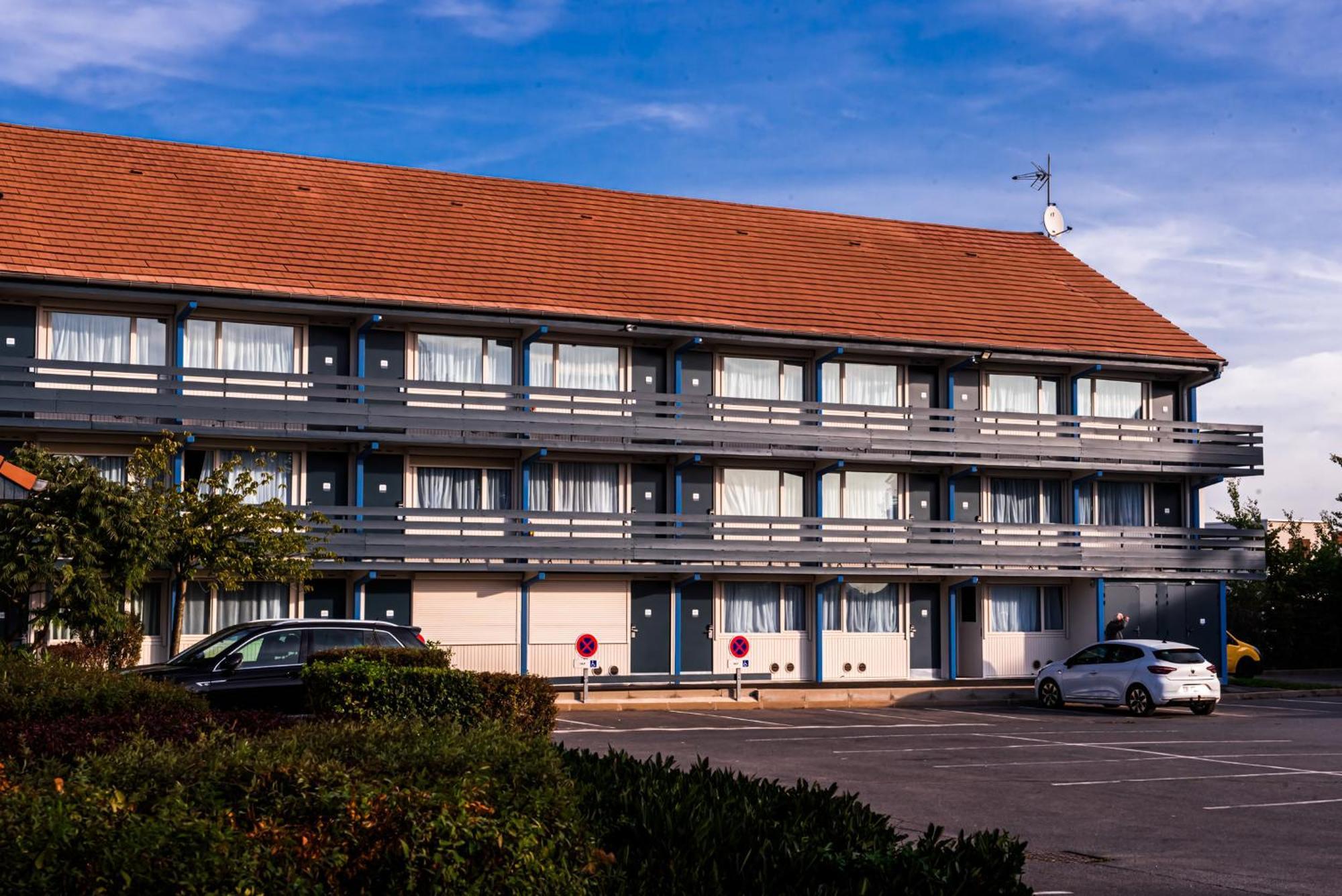 Kyriad Villeneuve Saint Georges - Hotel Renove Exterior photo