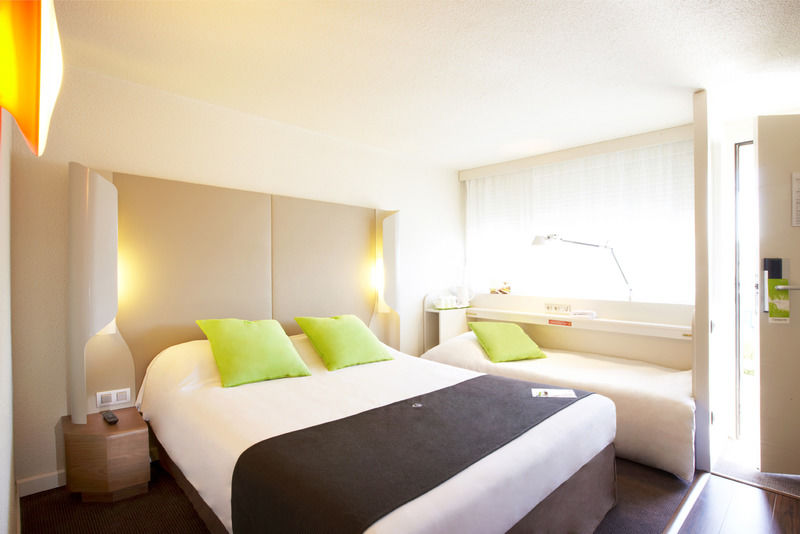 Kyriad Villeneuve Saint Georges - Hotel Renove Exterior photo